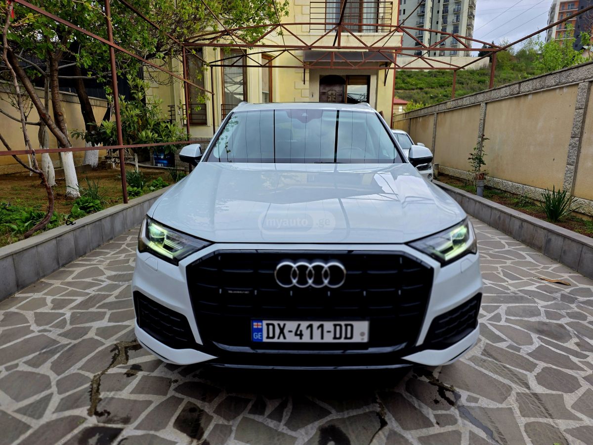 Audi Q7 - фото 3