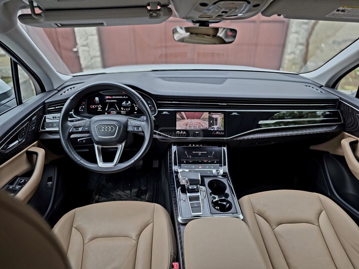 Audi Q7 - фото 7