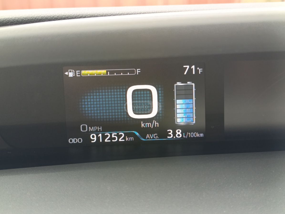 Toyota Prius - фото 3