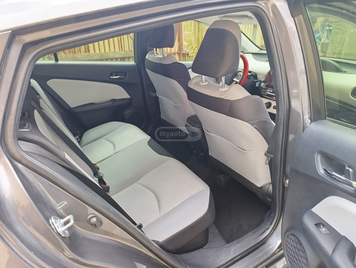 Toyota Prius - фото 7