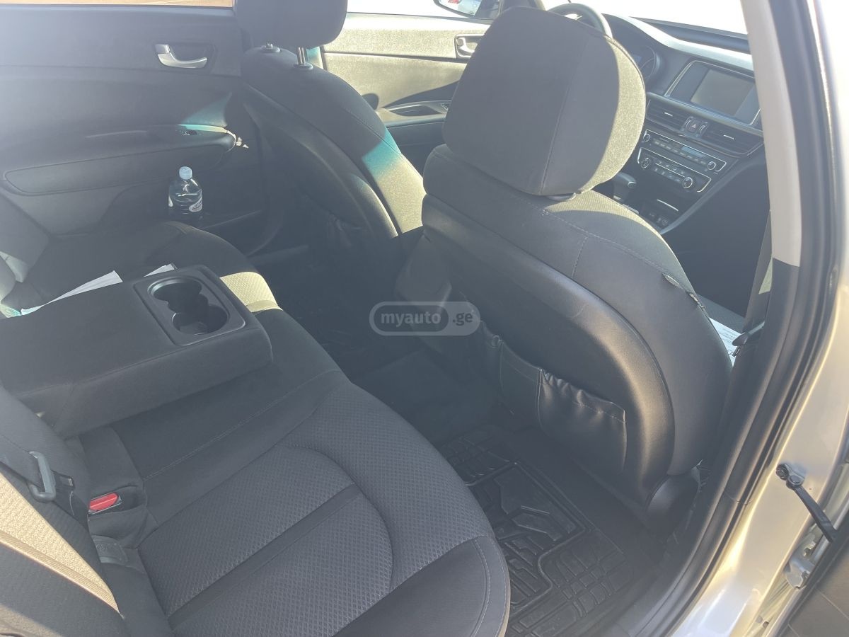 Kia Optima - фото 7