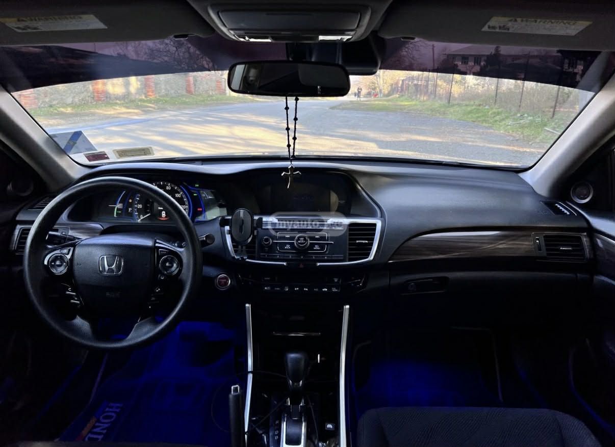 Honda Accord - фото 11