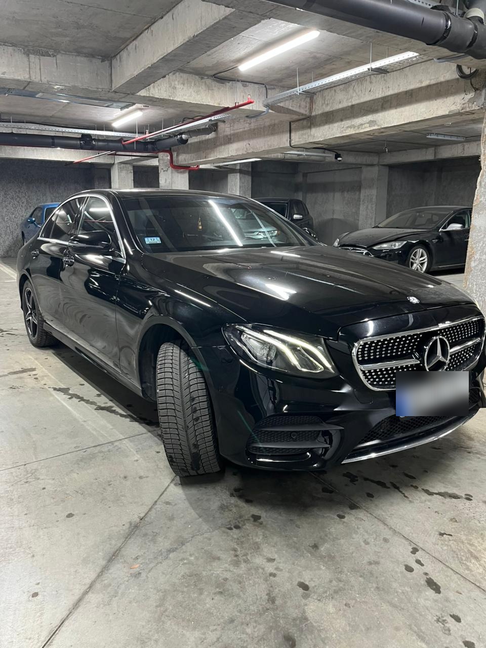 Mercedes-Benz E 300 - фото 1