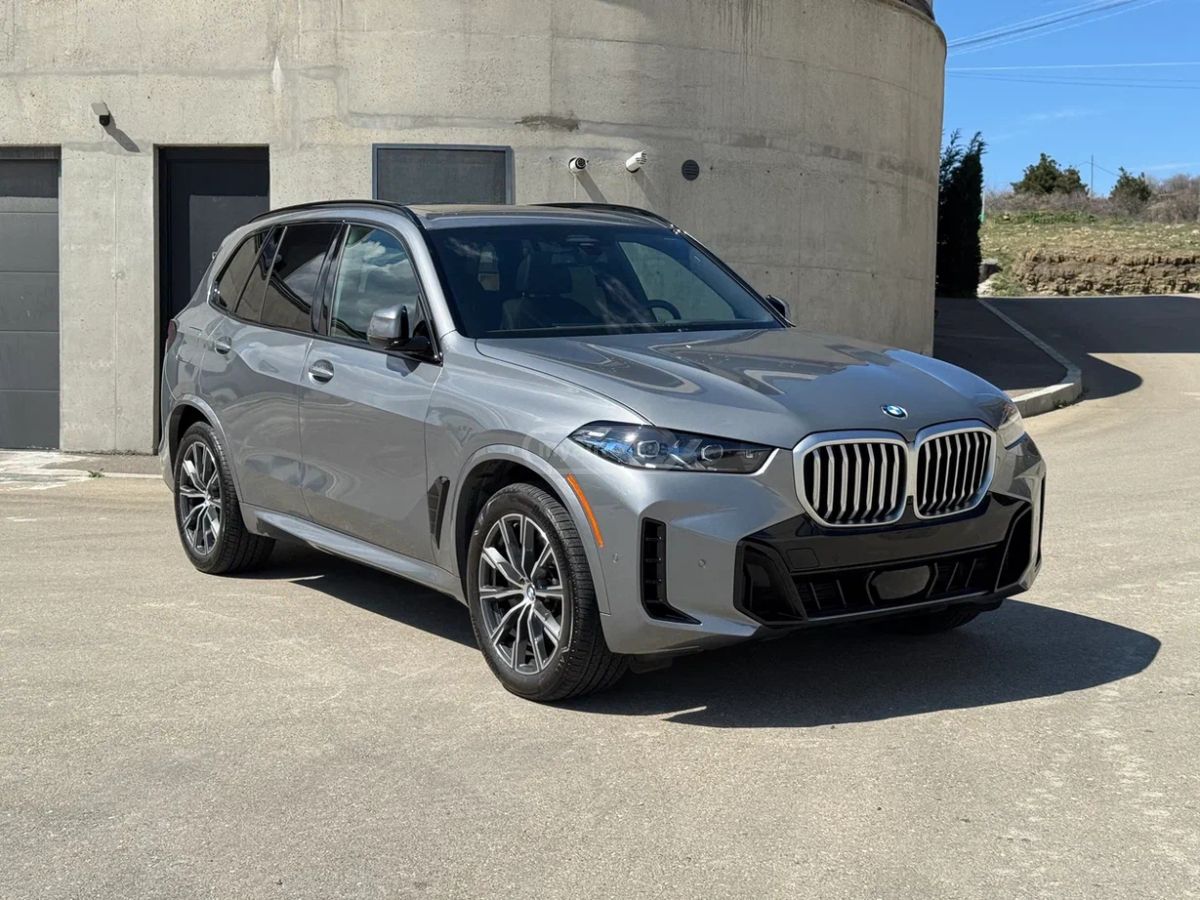 BMW X5 - фото 1