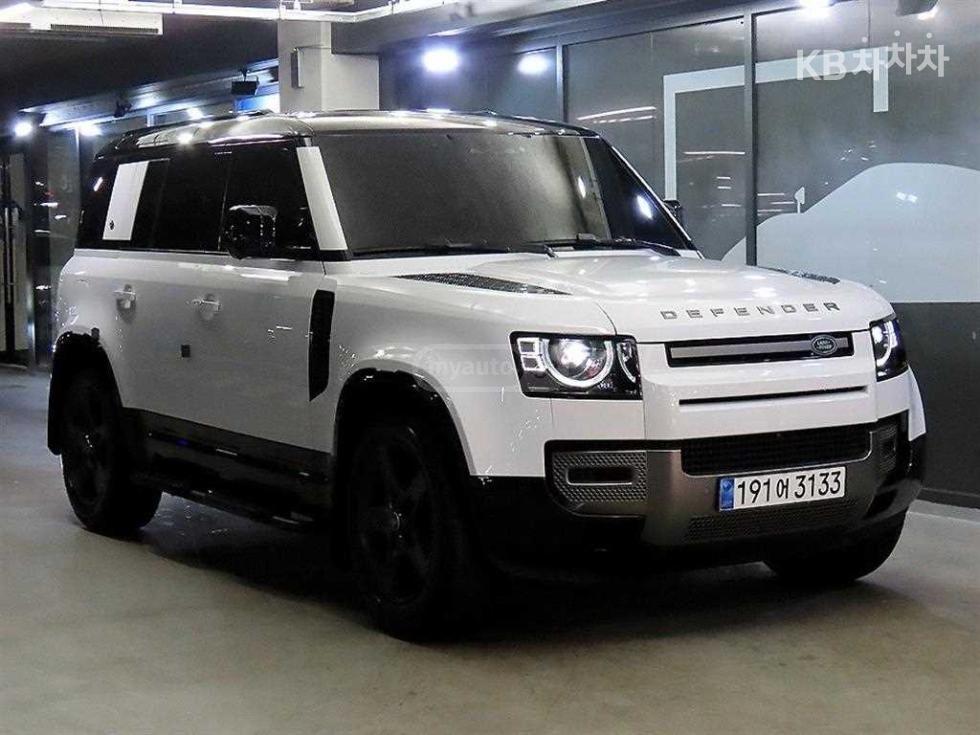 Land Rover Defender 110 2024 — миниатюра 1