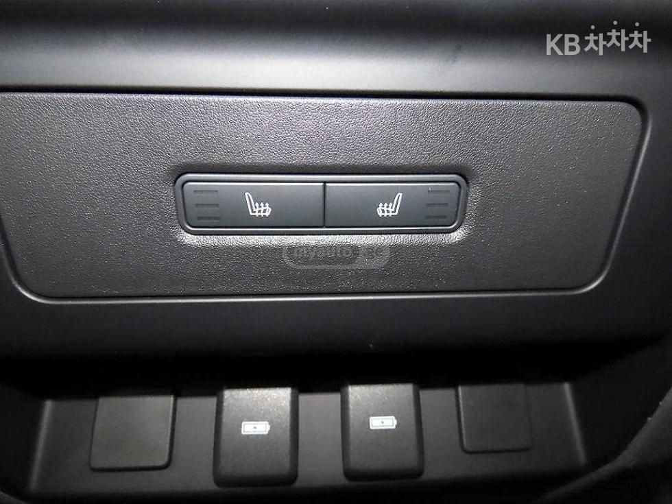 Land Rover Defender 110 2024 — миниатюра 10