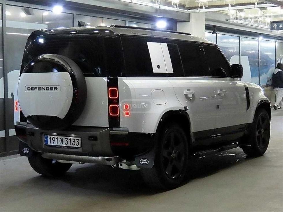 Land Rover Defender 110 2024 — миниатюра 4