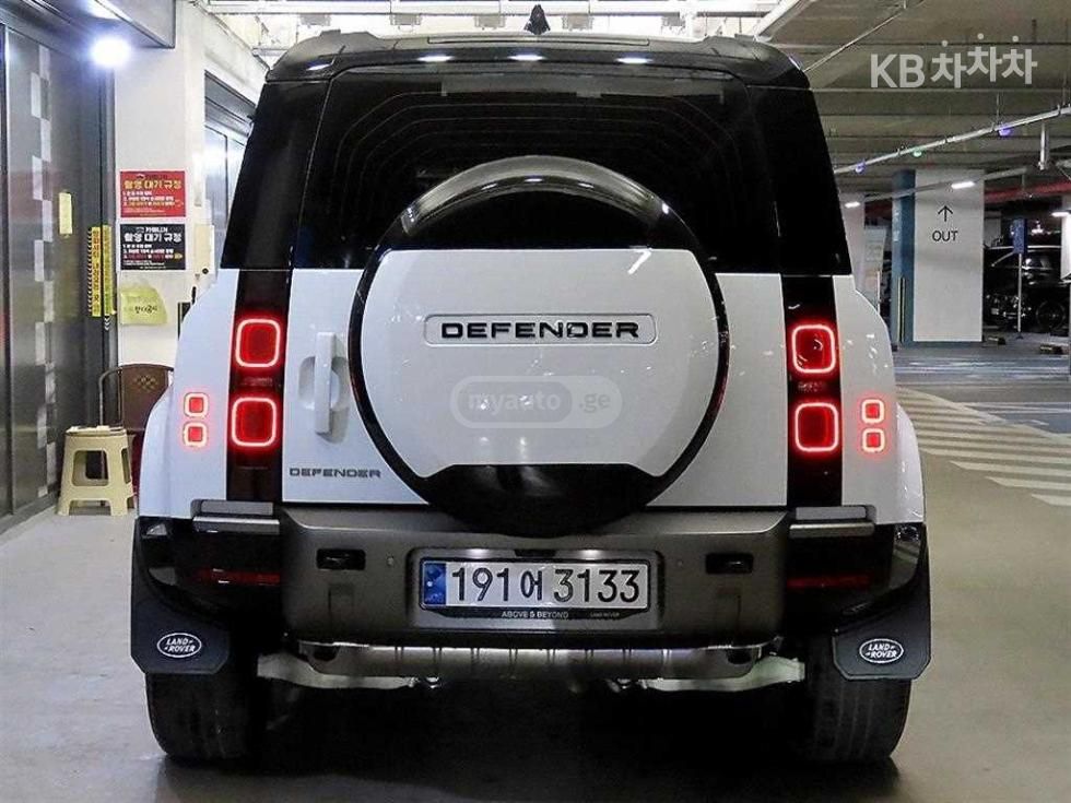 Land Rover Defender 110 2024 — миниатюра 5