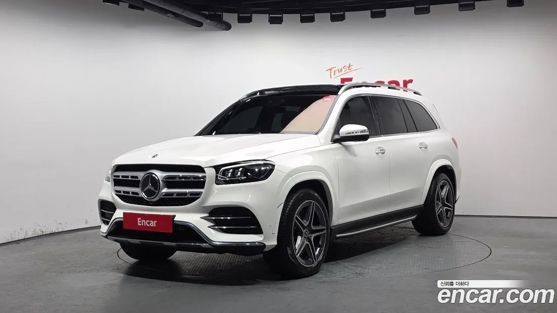 Mercedes-Benz GLS 63 AMG - фото 1