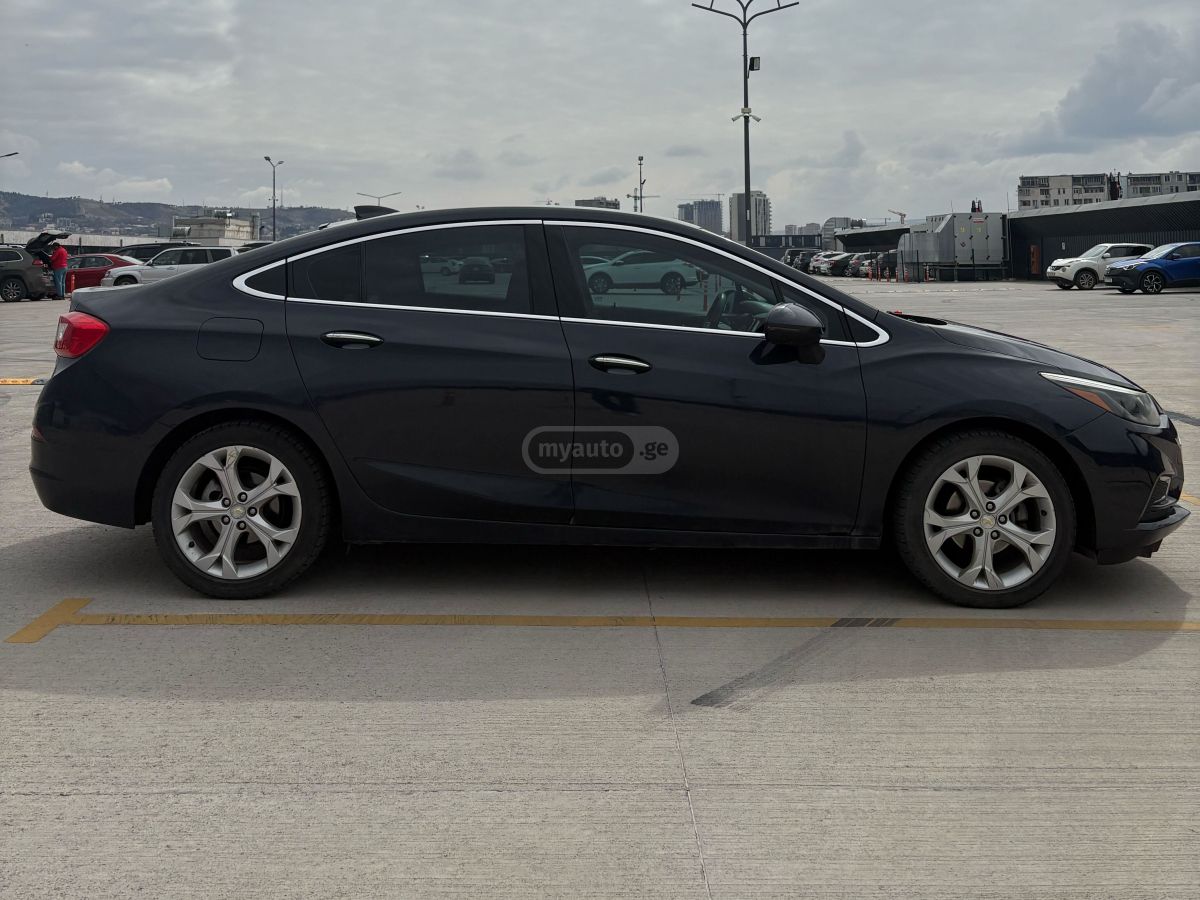 Chevrolet Cruze - фото 3