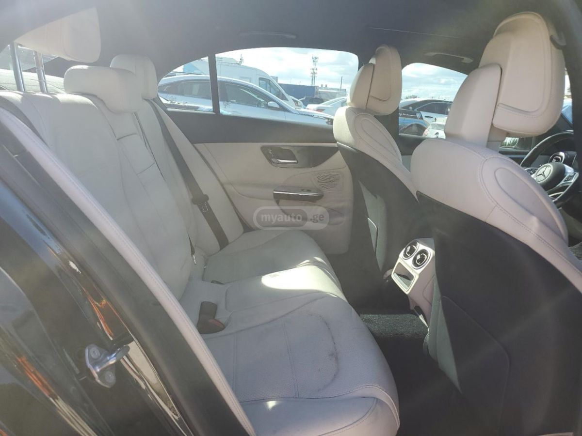 Mercedes-Benz C 300 - фото 9