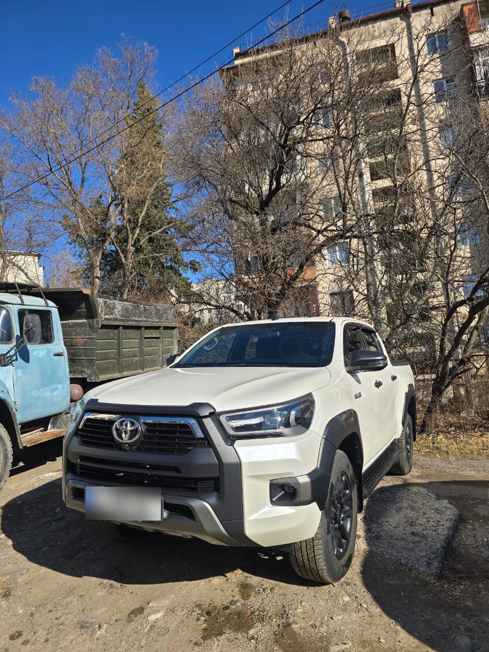 Toyota Hilux - фото 4