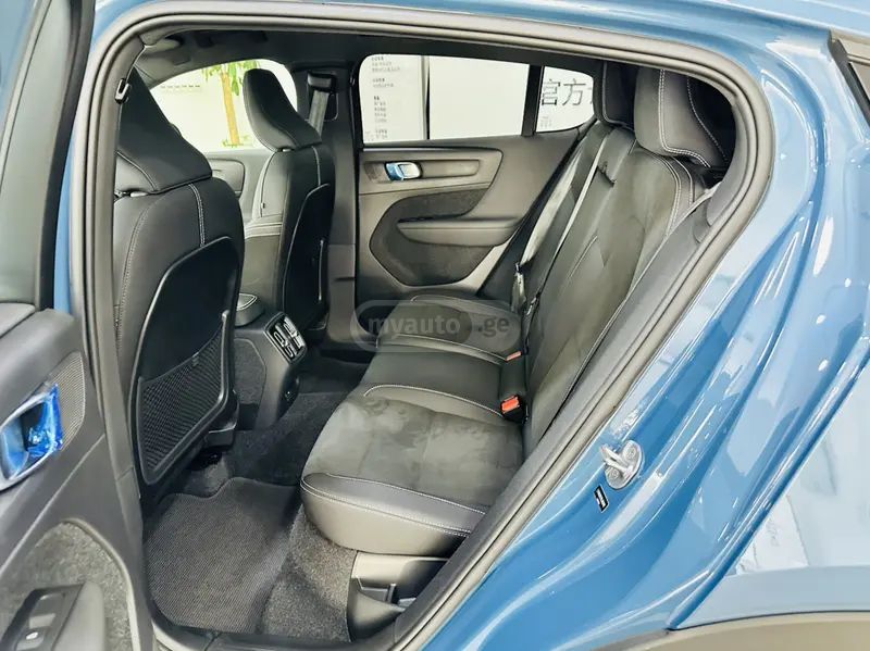 Volvo C40 2024 — миниатюра 12