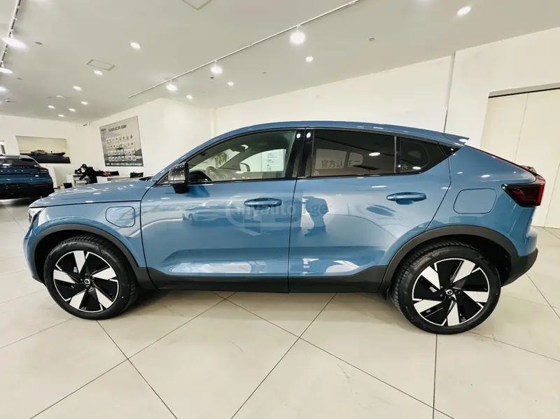Volvo C40 2024 — миниатюра 3