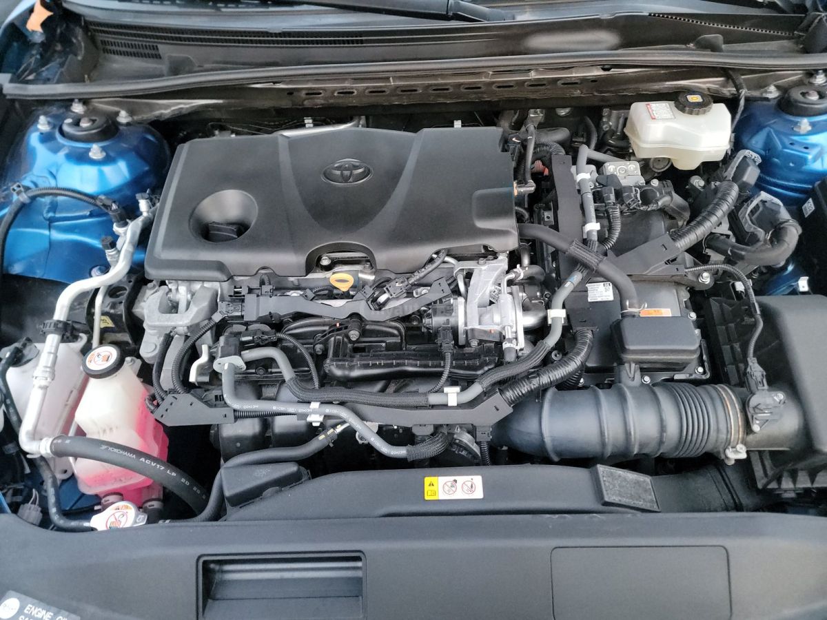 Toyota Camry - фото 2