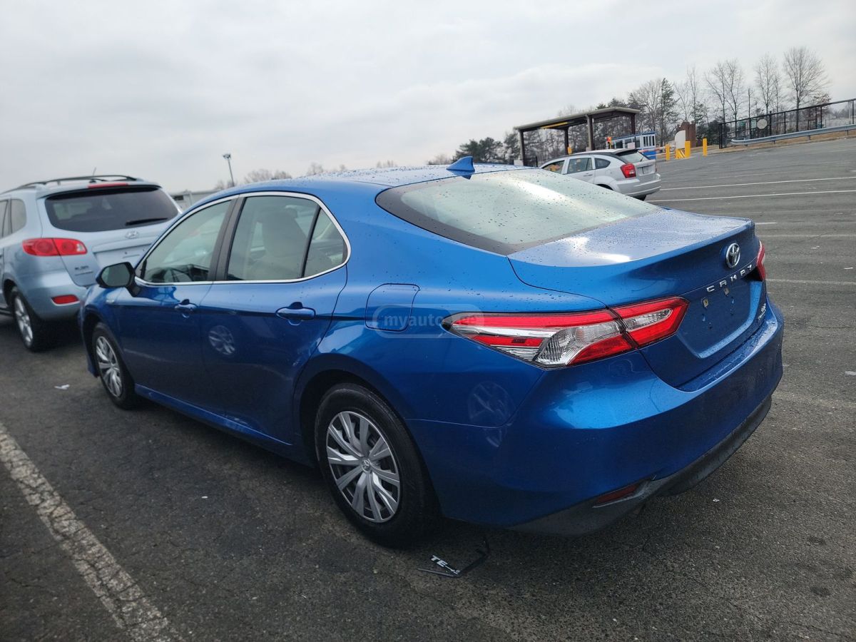 Toyota Camry - фото 5