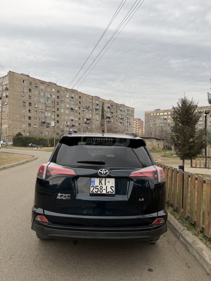 Toyota RAV 4 - фото 4