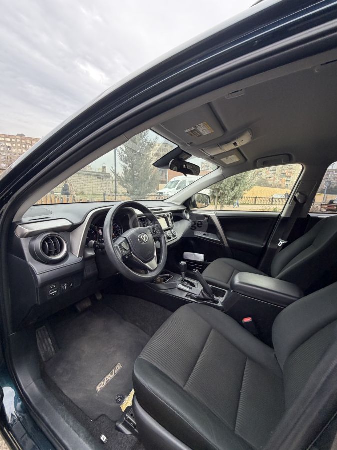 Toyota RAV 4 - фото 7