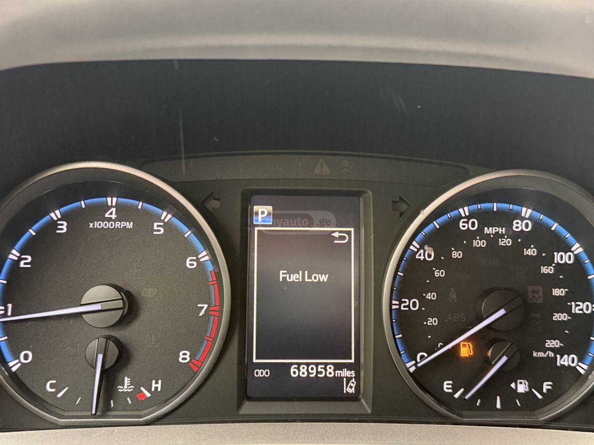 Toyota RAV 4 - фото 9