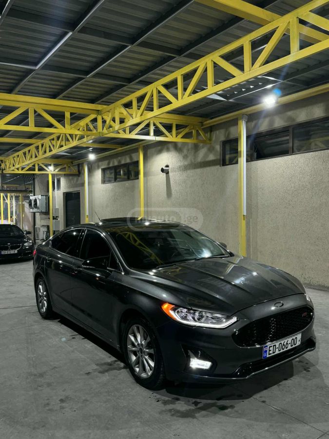 Ford Fusion - фото 1