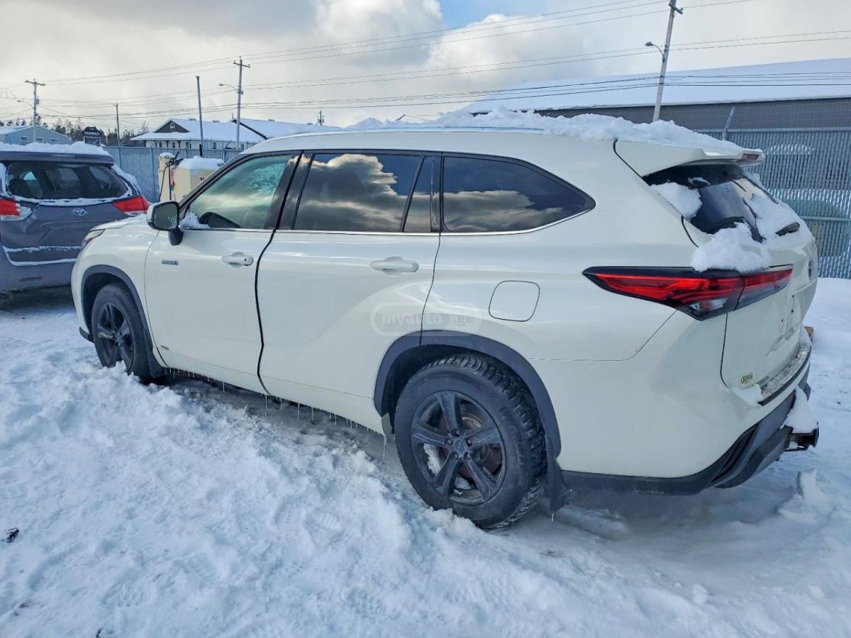 Toyota Highlander - фото 2