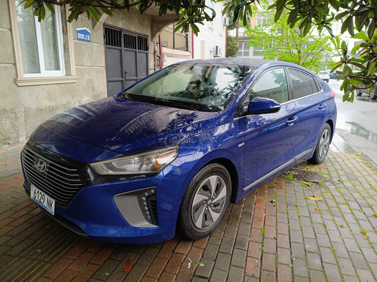 Hyundai Ioniq - фото 1