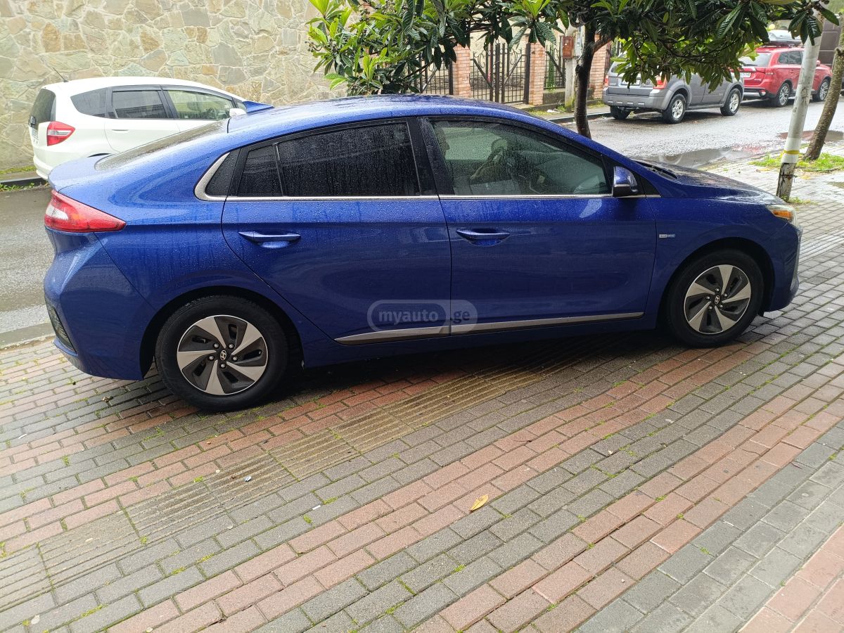 Hyundai Ioniq - фото 12