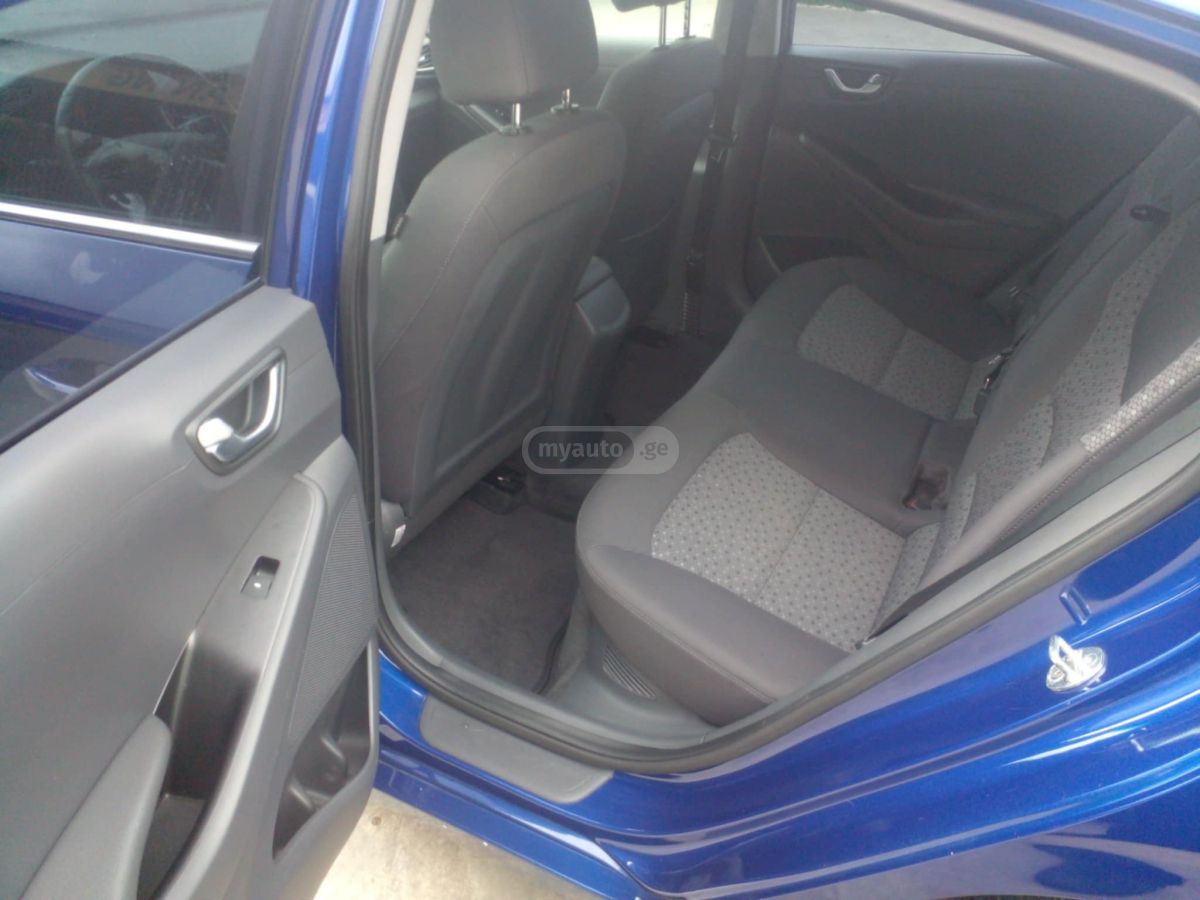 Hyundai Ioniq - фото 8