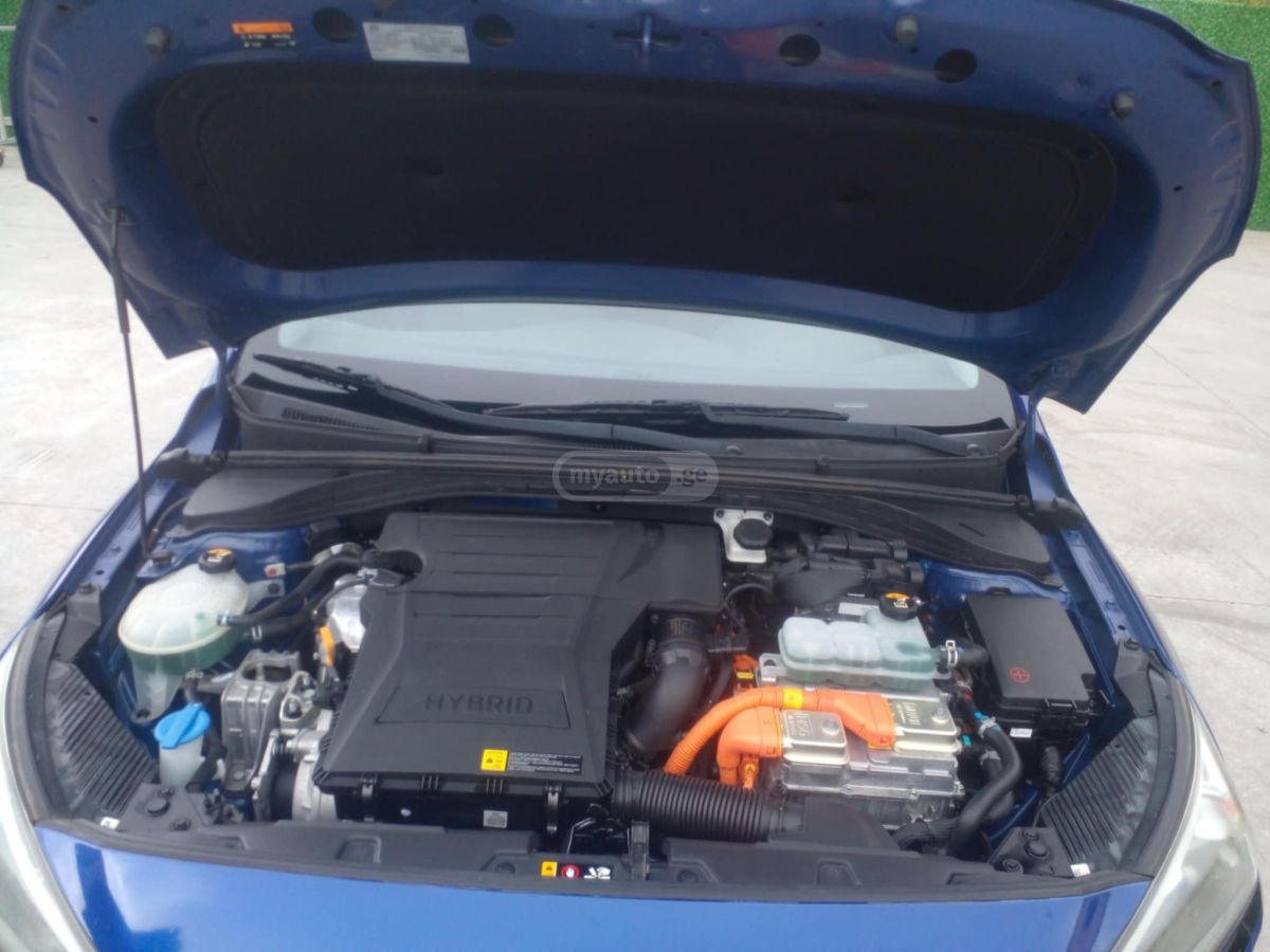 Hyundai Ioniq - фото 9