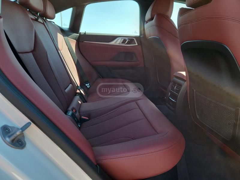 BMW i4 - фото 10