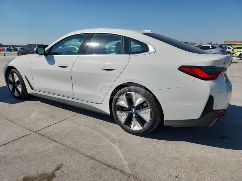 BMW i4 - фото 2