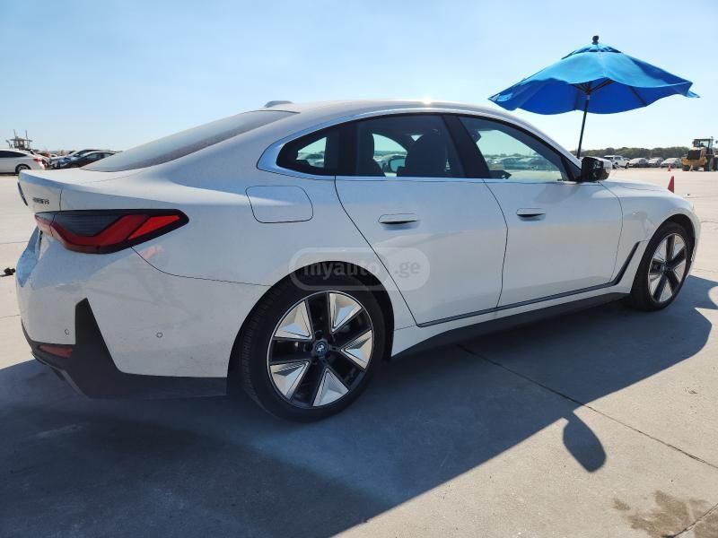 BMW i4 - фото 3