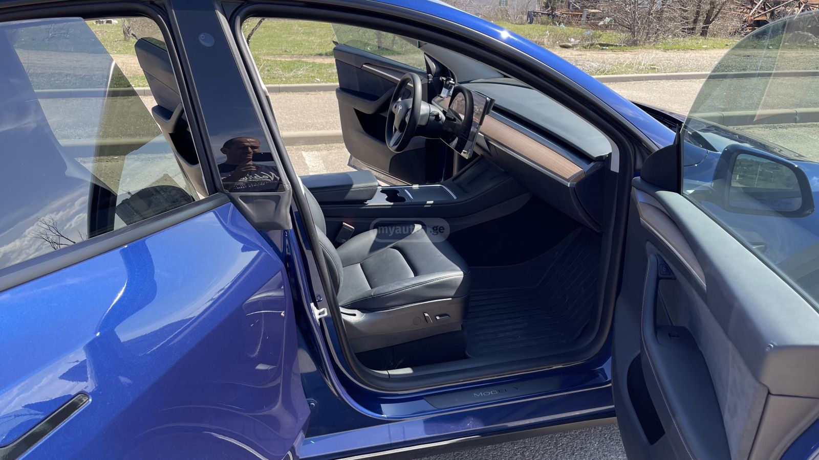 Tesla Model Y - фото 11