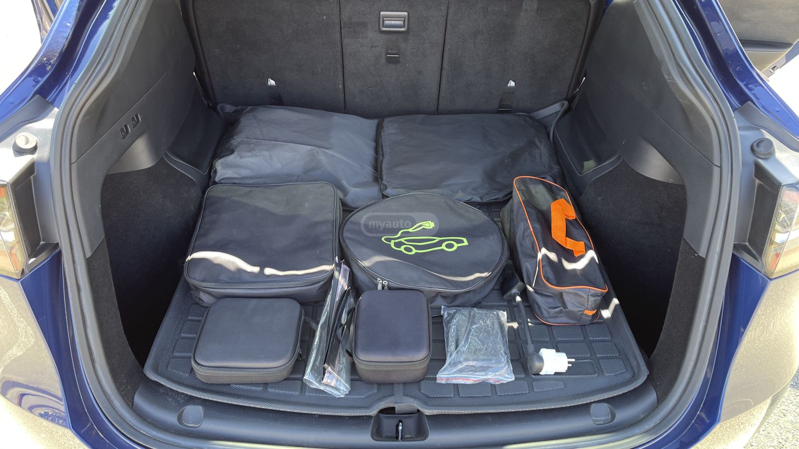 Tesla Model Y - фото 14