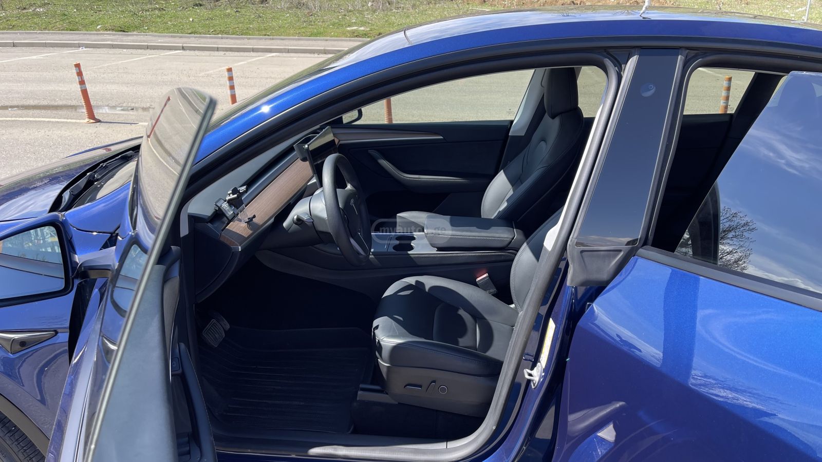 Tesla Model Y - фото 7