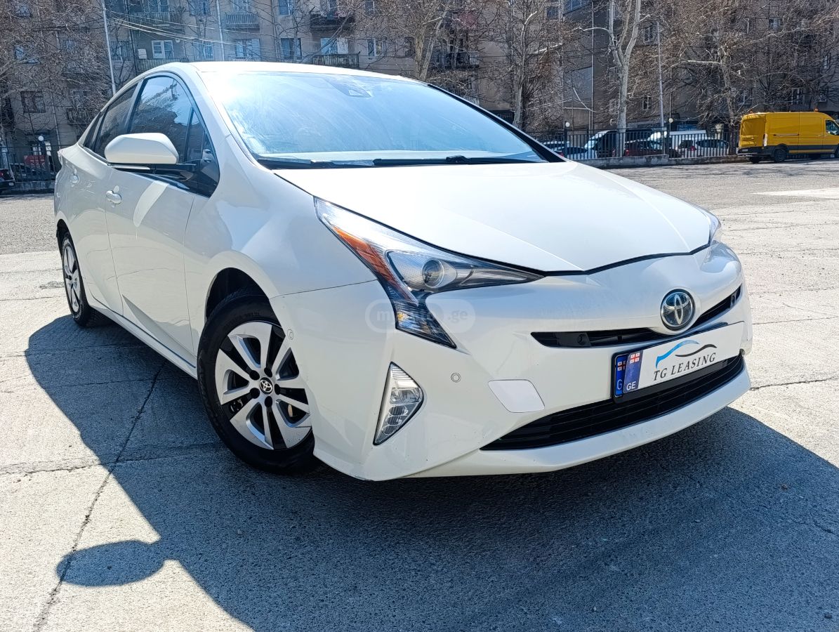 Toyota Prius - фото 2