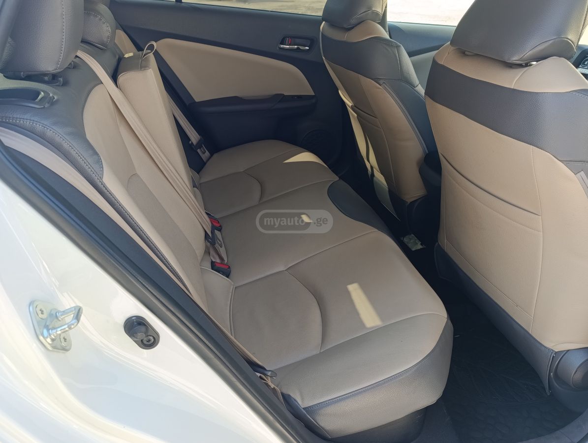 Toyota Prius - фото 3