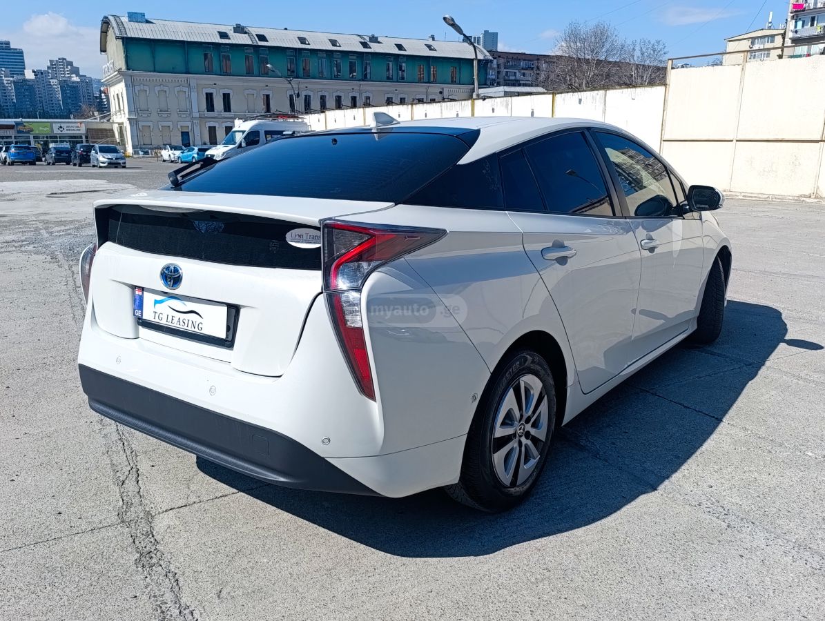 Toyota Prius - фото 4