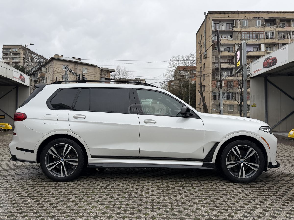BMW X7 - фото 3