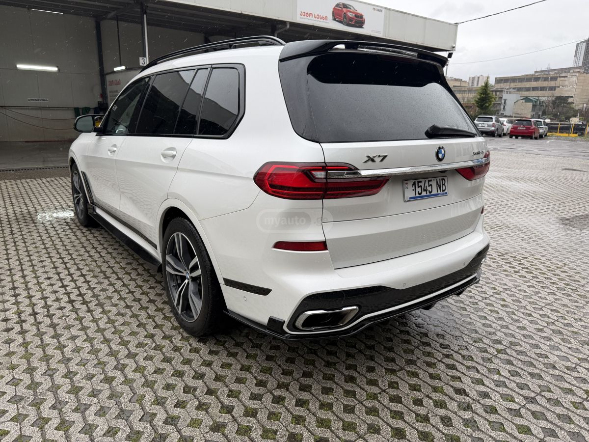 BMW X7 - фото 7