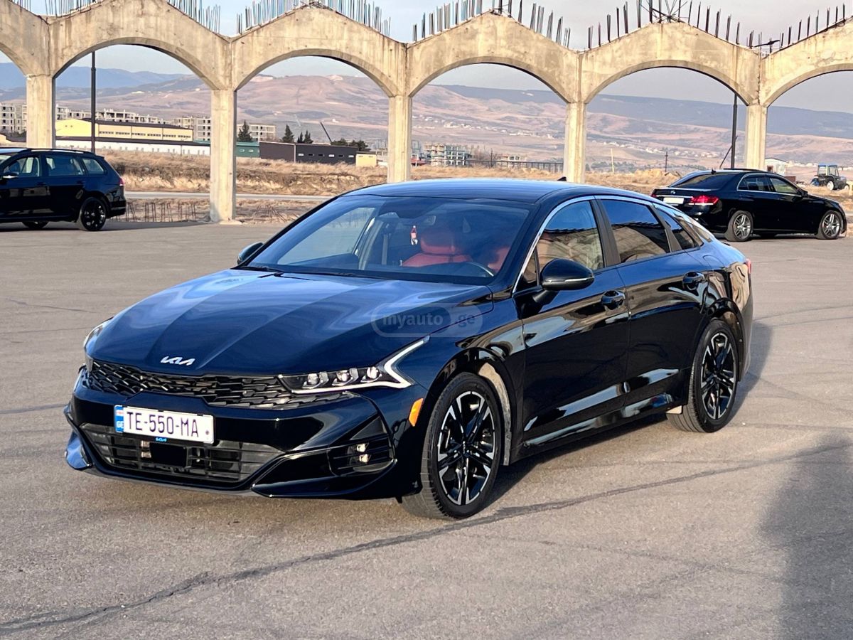 Kia K5 - фото 1