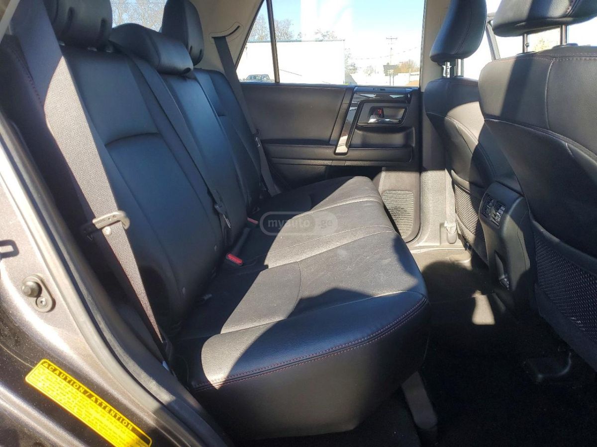 Toyota 4 Runner - фото 10