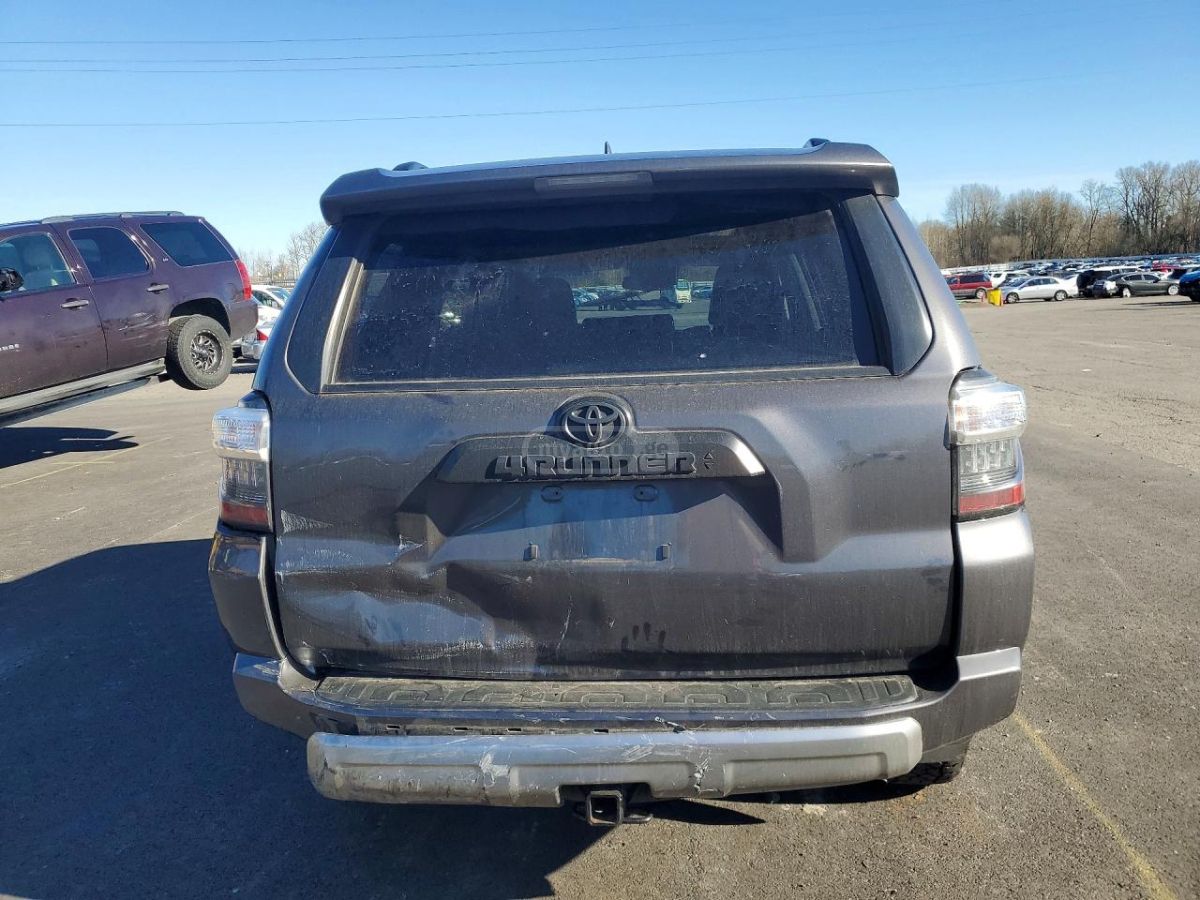 Toyota 4 Runner - фото 6