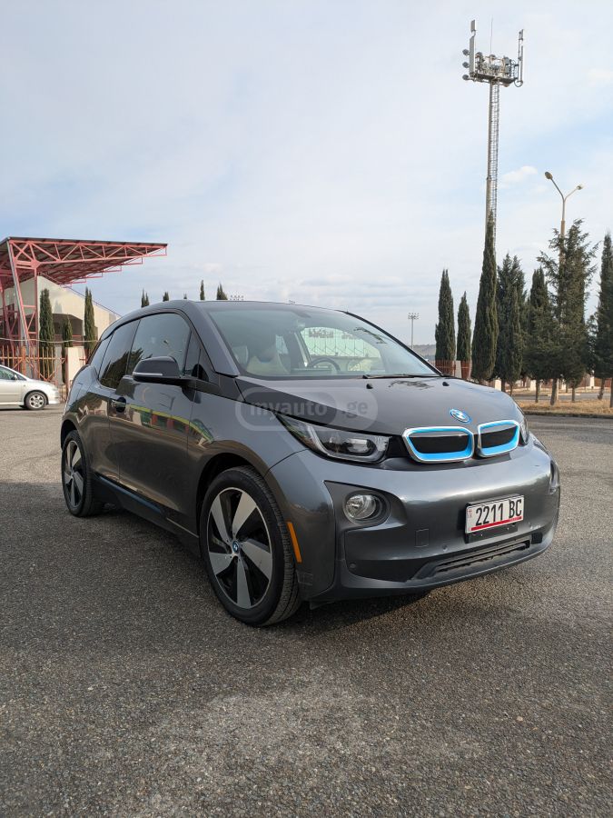 BMW I3 - фото 1