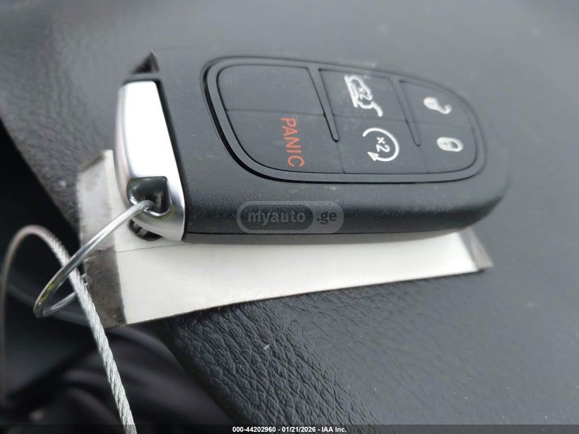 Jeep Altitude Lux 4dr 4x4 Automatic — миниатюра 11