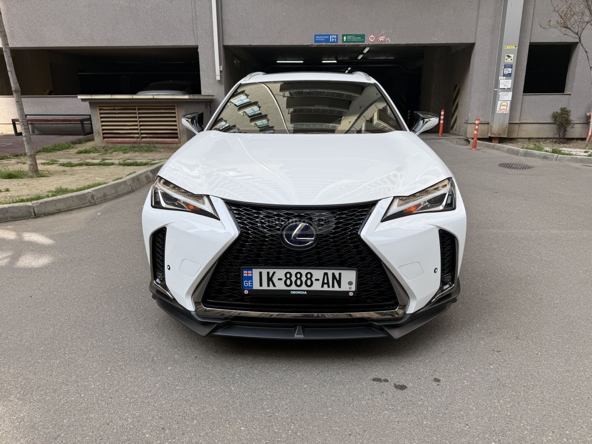Lexus UX 250 h - фото 2