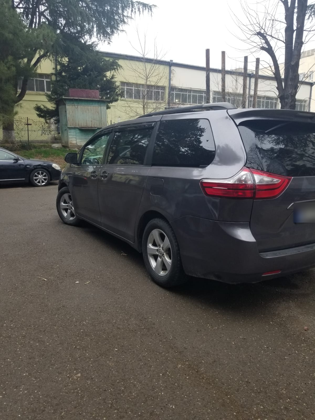 Toyota Sienna - фото 4