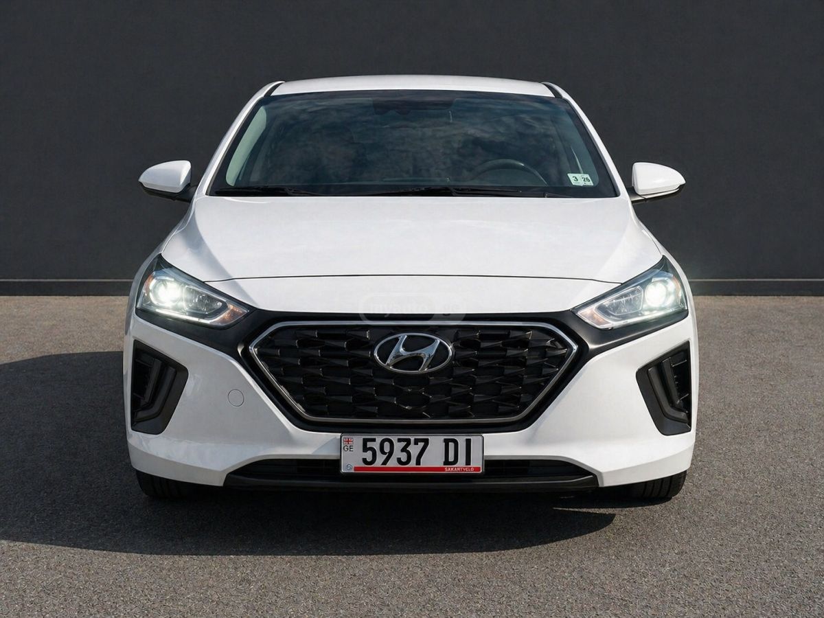 Hyundai Ioniq - фото 1