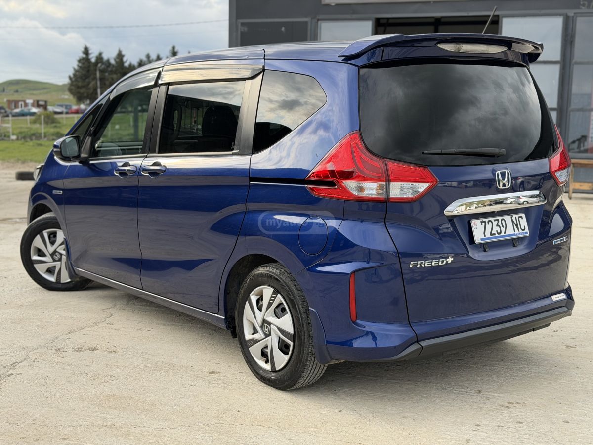 Honda Freed - фото 3