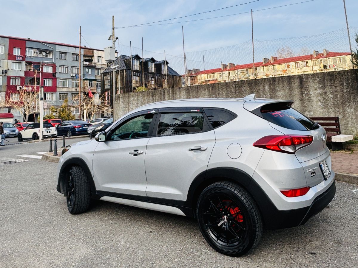 Hyundai Tucson - фото 1